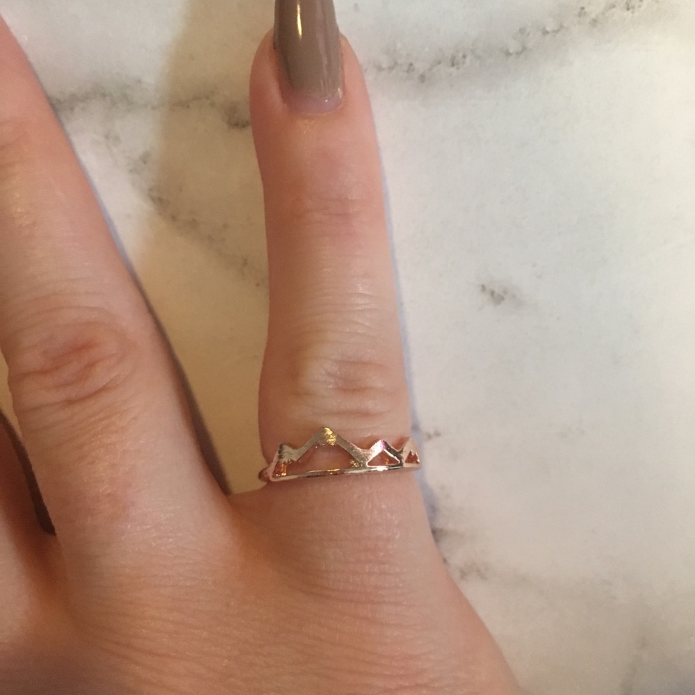 Charlie Rose Gold Mountain Midi Ring - Picture 5 of 5